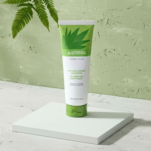 Aloesowy szampon wzmacniający Herbalife - bg