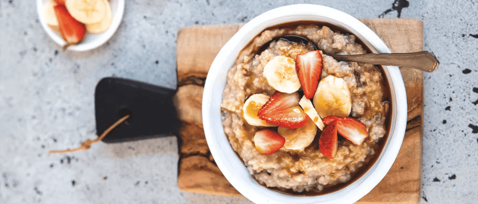 Owsianka z Daktylami i Cynamonem – przepis Herbalife